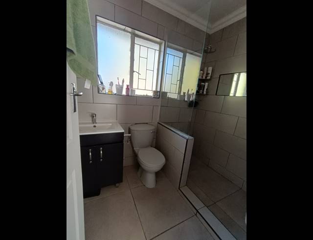 3 BEDROOM HOUSE FOR SALE IN VANDERBIJLPARK SE 4